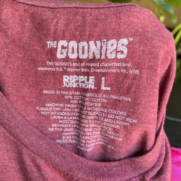 Men’s or women’s the Goonies old school short sleeve tee shirt. - Picture 2 of 15